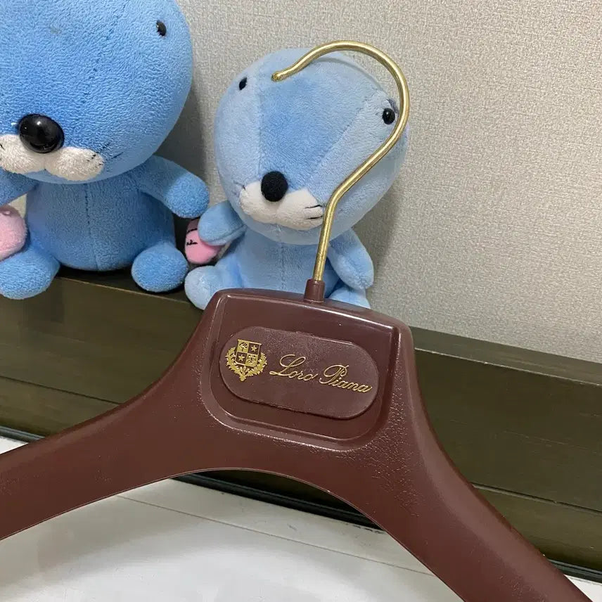 [BUNJANG] Loro Piana Clothes Hangers / 로로피아나 옷걸이