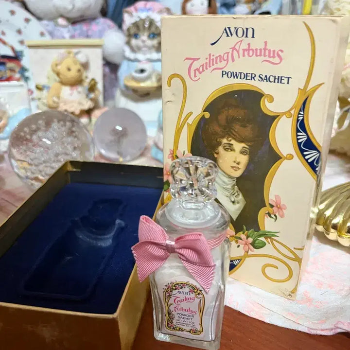 [BUNJANG] Avon Trailing Arbutus Powder Sachet Pink Ribbon Vintage Decor / 가격제안O)빈티지 에이본 트레일링 아르부투스 파우더 사셰 핑크 리본 장식