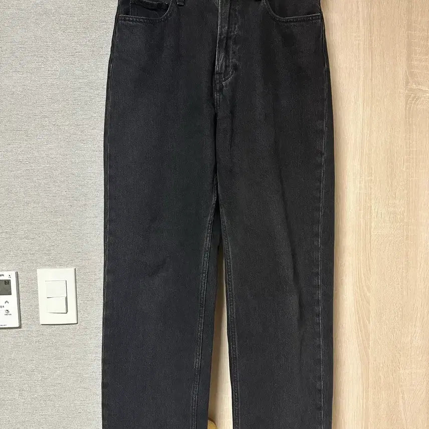 [BUNJANG] Uniqlo Wide Straight Jeans Dark Grey 28 / [28] 유니클로 와이드스트레이트진 다크그레이