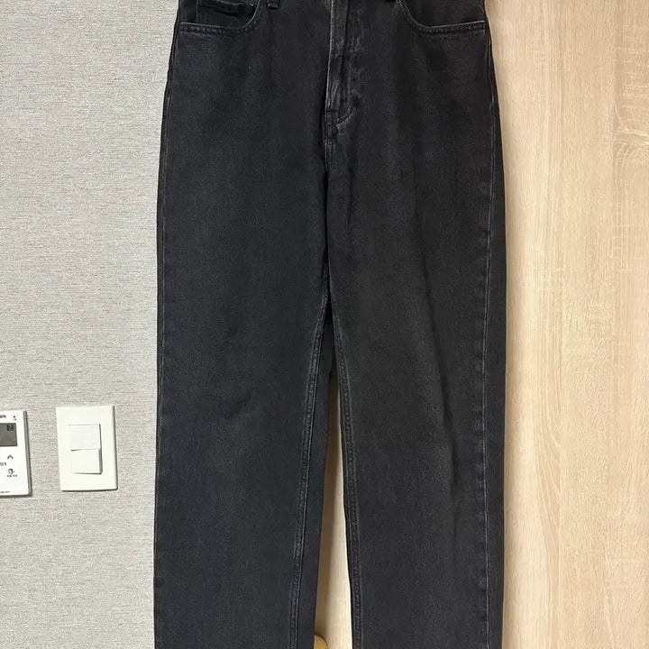 [BUNJANG] Uniqlo Wide Straight Jeans Dark Grey 28 / [28] 유니클로 와이드스트레이트진 다크그레이