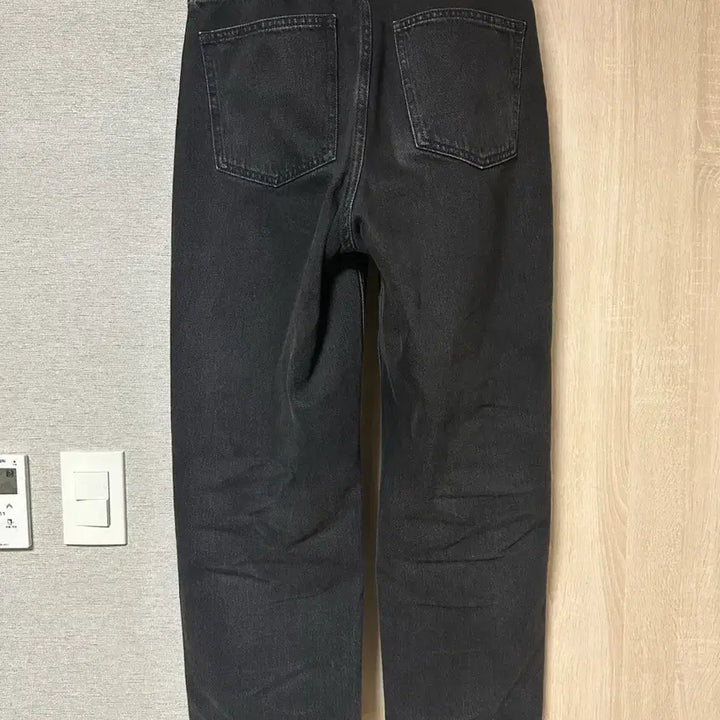 [BUNJANG] Uniqlo Wide Straight Jeans Dark Grey 28 / [28] 유니클로 와이드스트레이트진 다크그레이