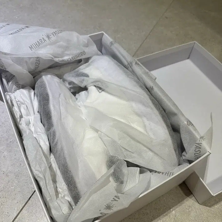 [BUNJANG] Maison Mihara Yasuhiro Blakey White Sneakers (Size 43) / 메종 미하라야스히로 블레이키 화이트 43