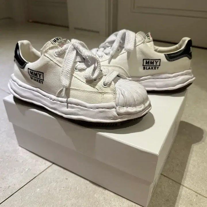 [BUNJANG] Maison Mihara Yasuhiro Blakey White Sneakers (Size 43) / 메종 미하라야스히로 블레이키 화이트 43