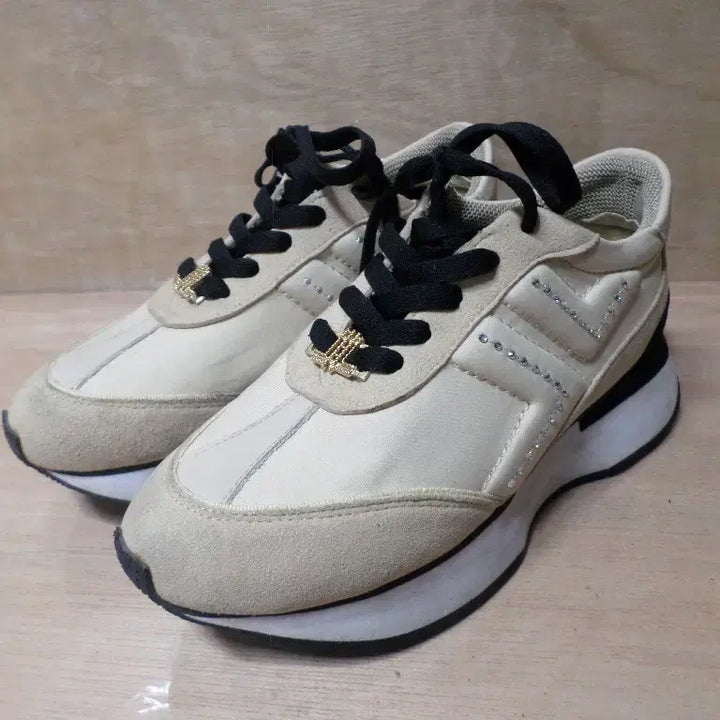 [SOLD OUT] 후루룩구제2 235 랑방컬렉션 운동화 스니커즈 260611