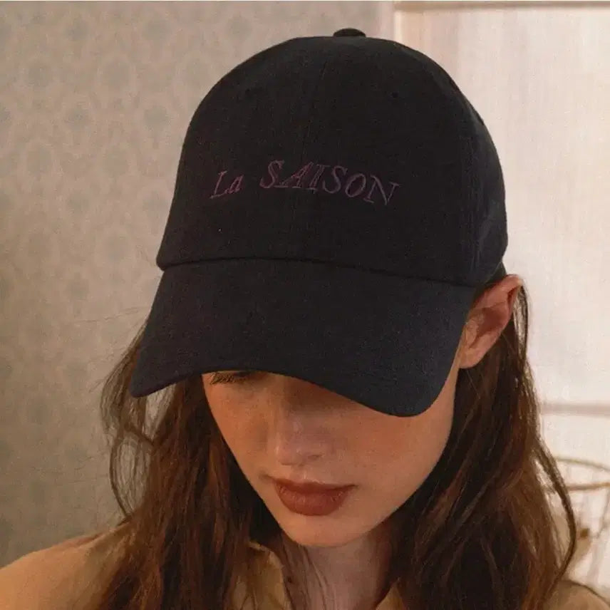 [SOLD OUT] 호텔파리칠 La Saison 볼캡 (인디고)
