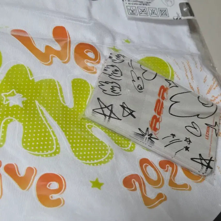 [BUNJANG] Sparkles T-Shirt Sealed w/ 14 Photocards / 스파클즈 티셔츠 미개봉 새상품 포카포함