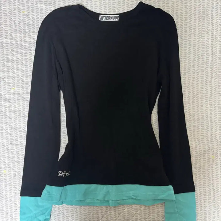 [BUNJANG] Afternooned Layered Long Sleeve Black Mint / 애프터누드 레이어드 롱슬리브 블랙 민트