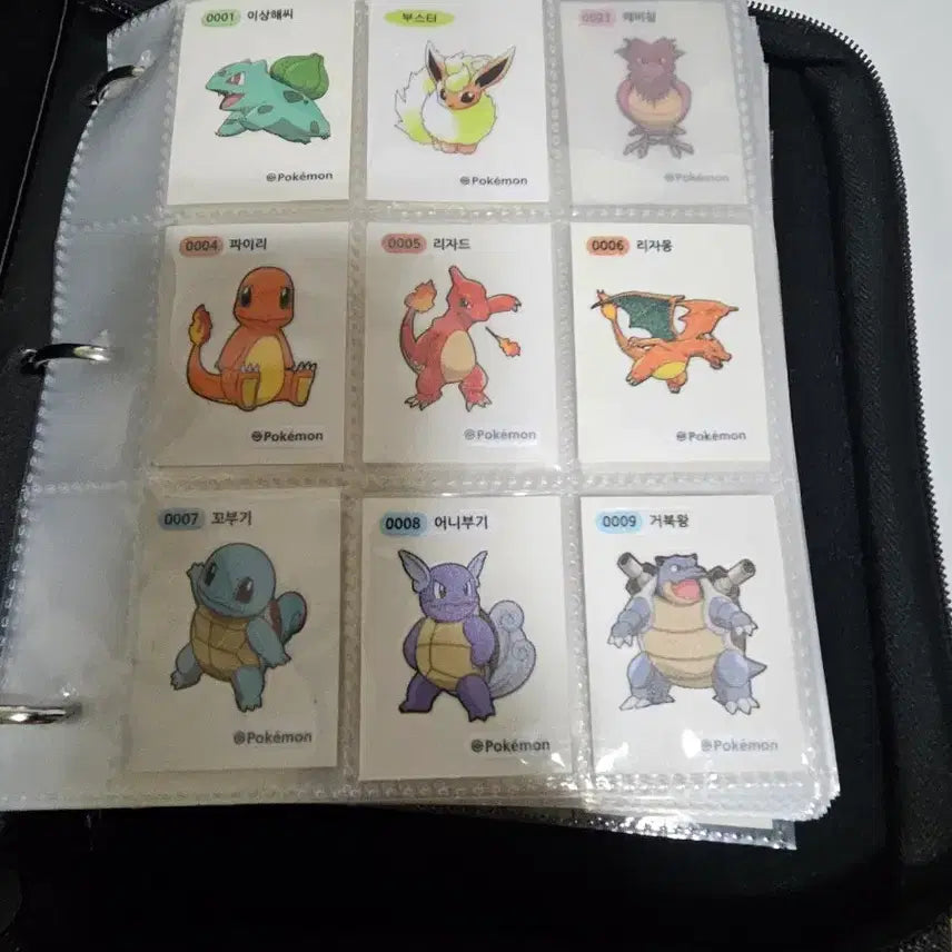 [BUNJANG] Pokemon Tteokbokki Sticker Book (Includes 30th Anniversary Stickers) / 포켓몬 띠부실북 (30주년띠부실포함)