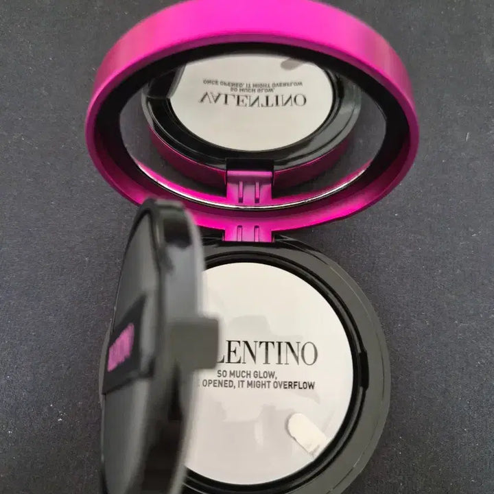 [BUNJANG] Valentino Go Cushion Glow Cushion Pink Sequins Limited Edition LN2 (New) / (새상품)발렌티노고쿠션글로우쿠션핑크시퀀한정판 LN2 본품