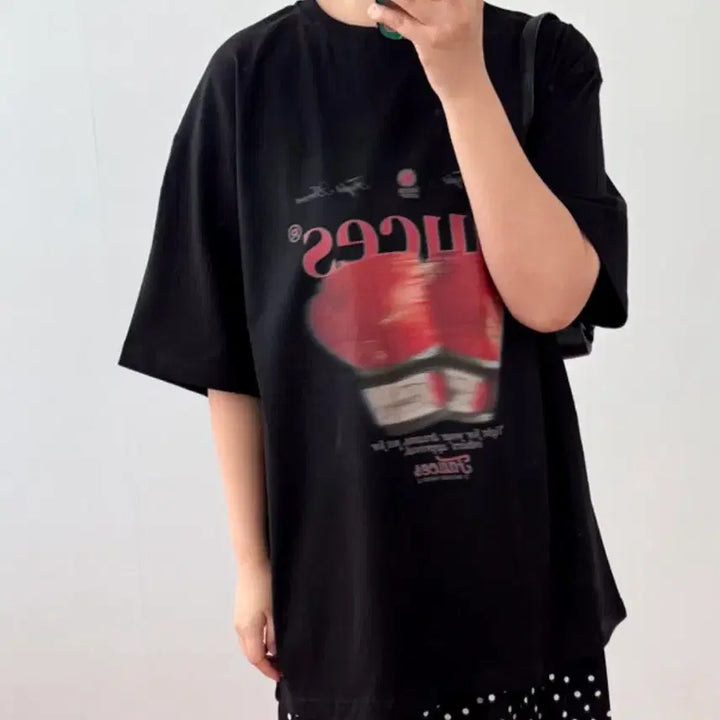 [BUNJANG] Glove Print Loose Fit Boxy Black Short Sleeve T-Shirt / 글러브 프린트 루즈핏 박시 블랙 반팔 티셔츠