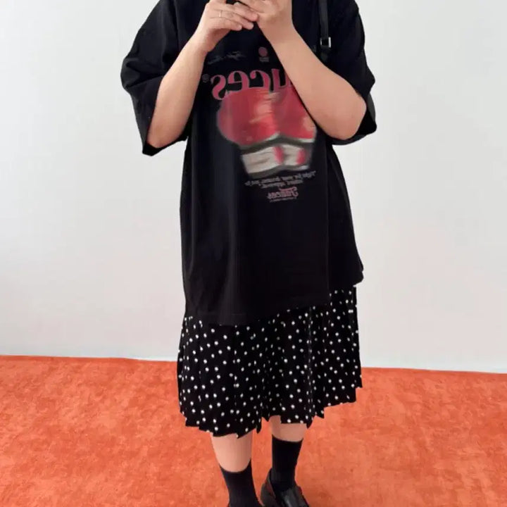 [BUNJANG] Glove Print Loose Fit Boxy Black Short Sleeve T-Shirt / 글러브 프린트 루즈핏 박시 블랙 반팔 티셔츠