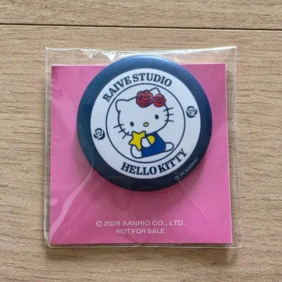 [BUNJANG] RAVE x HELLO KITTY Collaboration Pin Badge Can Badge / 레이브X헬로키티 핀뱃지 캔뱃지