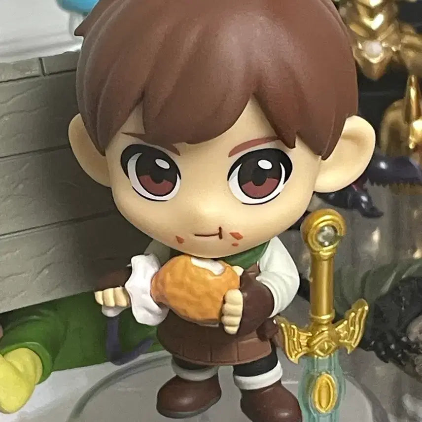 [BUNJANG] Dungeon Meshi Cheeseburg Cosbi Figure / 던전밥 칠첵 코스비 피규어 팝니다