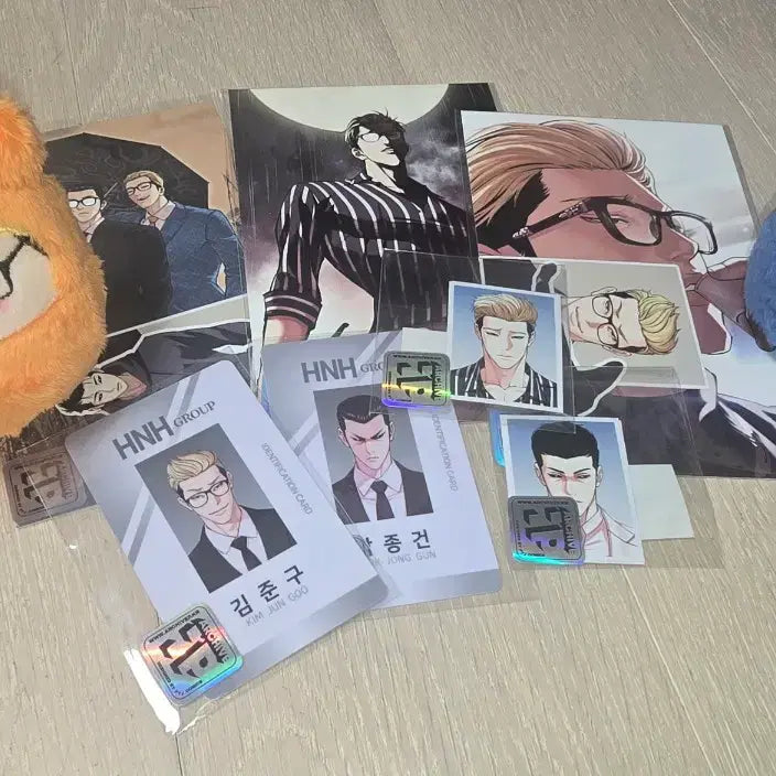 [BUNJANG] Lookism Kim Jun-gu, Park Jong-gun Merchandise Set - Includes Plush Toy, ID Photo, Postcards / 외지주 김준구 박종건 굿즈세트 복실이 인형 증명사진 사원증 엽서 등등