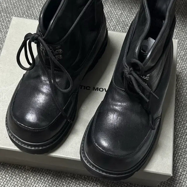 [BUNJANG] Romantic Move Heavy Duty Boots 260 Size / 네고x (유일매물)로맨틱무브 헤비 듀티 부츠 260사이즈