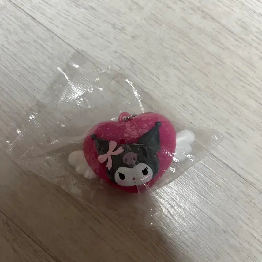 [BUNJANG] Sanrio Dreamy Angel Heart Light Gacha Kuromi / 산리오 꿈꾸는 엔젤 하트 라이트 가챠 쿠로미 미개봉