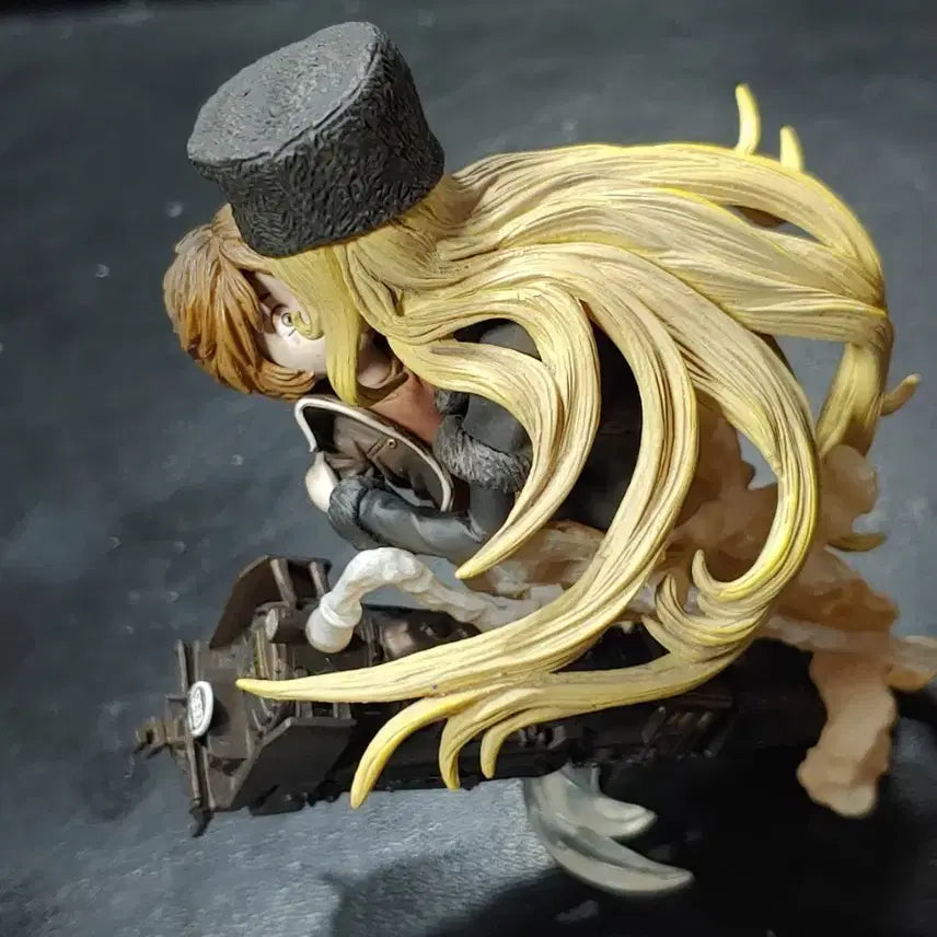 [BUNJANG] Galaxy Express 999 Metel Kiss Scene Figure (Unsealed) / 초상혁명 은하철도999 메텔 키스신