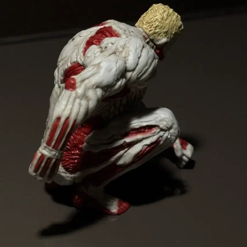 [BUNJANG] Kaiyodo Attack on Titan Armored Titan Real Figure Capsule Q / 진격의 거인 갑옷거인 카이요도 리얼피규어 캡슐Q 피규어