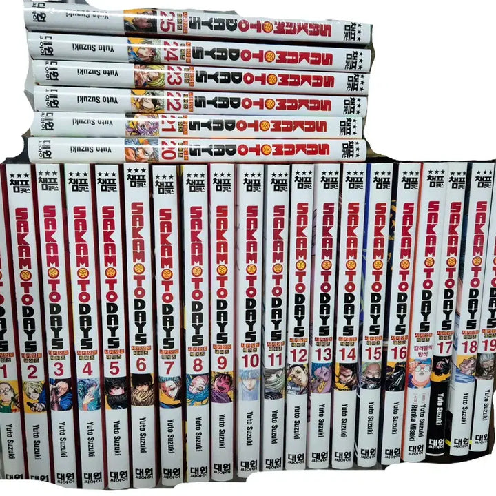 [BUNJANG] Sakomoto Days Complete Set (Volumes 1-25) + Novel + Merchandise / 사카모토데이즈 1~25권 소설1개 및 20권 3개 및 굿즈 일괄팝니다.