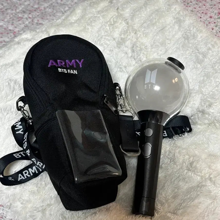 [BUNJANG] BTS Special Edition ARMY Bomb Lightstick with Jimin Wings Concert Keyring and Bag / BTS 방탄 응원봉 아미밤 스에밤 양도 판매