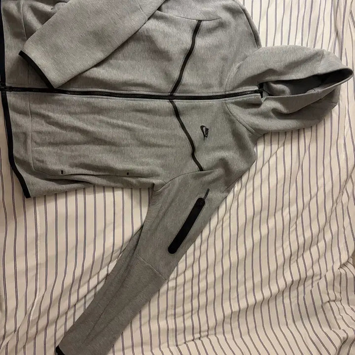 [BUNJANG] Nike Tech Fleece Hooded Zip-Up Grey / 나이키 테크 플리스 후드집업 그레이
