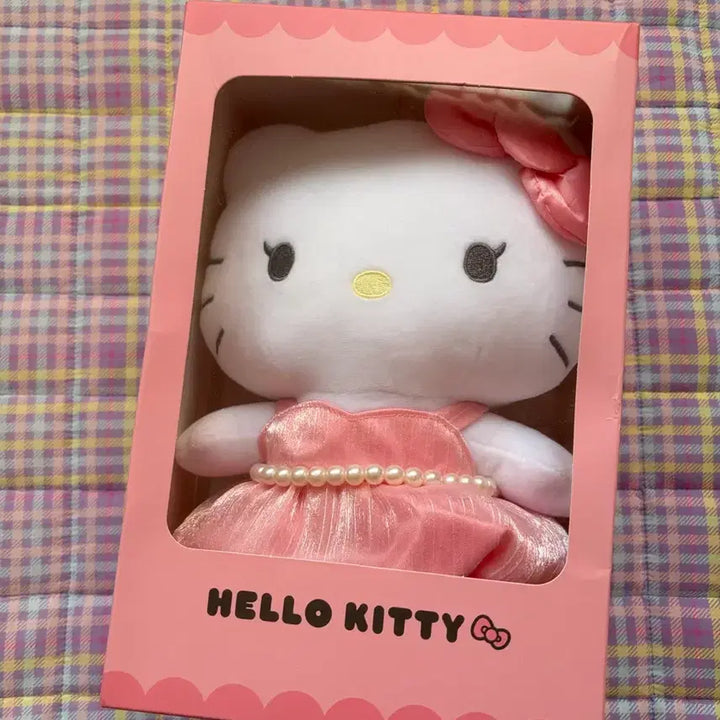 [BUNJANG] Sanrio x JISOO Hello Kitty Collaboration Doll / 오늘까지만 할인(제품박스O)산리오 헬로키티x지수 콜라보 인형