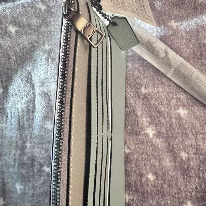 [BUNJANG] Coach Wristlet Colorblock Pouch Handbag Clutch / 코치 리스틀릿 컬러블락 파우치 손가방 클러치
