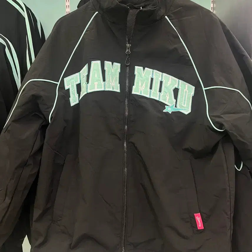 [BUNJANG] SPAO Hatsune Miku Windbreaker Jacket L (Sealed) / 당일발송)스파오 미쿠 윈드브레이커 바람막이 L 미개봉