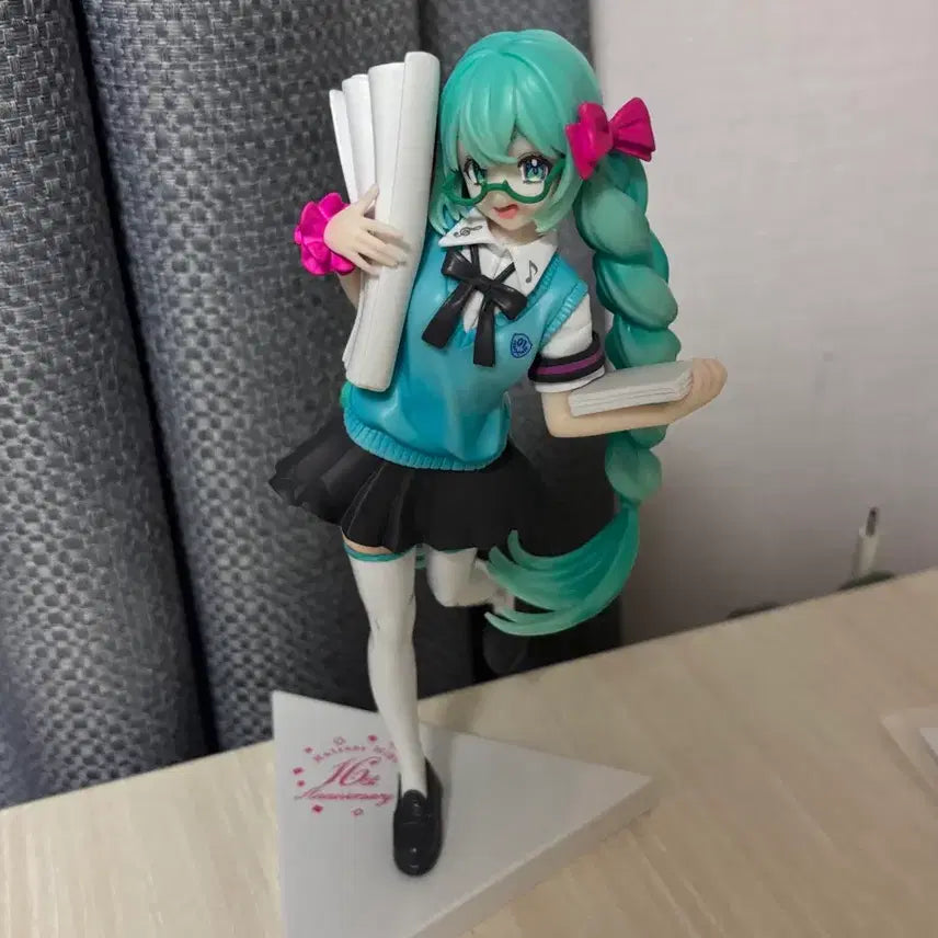 [BUNJANG] Hatsune Miku 2016 School Uniform Version Figure / [급전] 하츠네 미쿠 2016 교복 버전 피규어