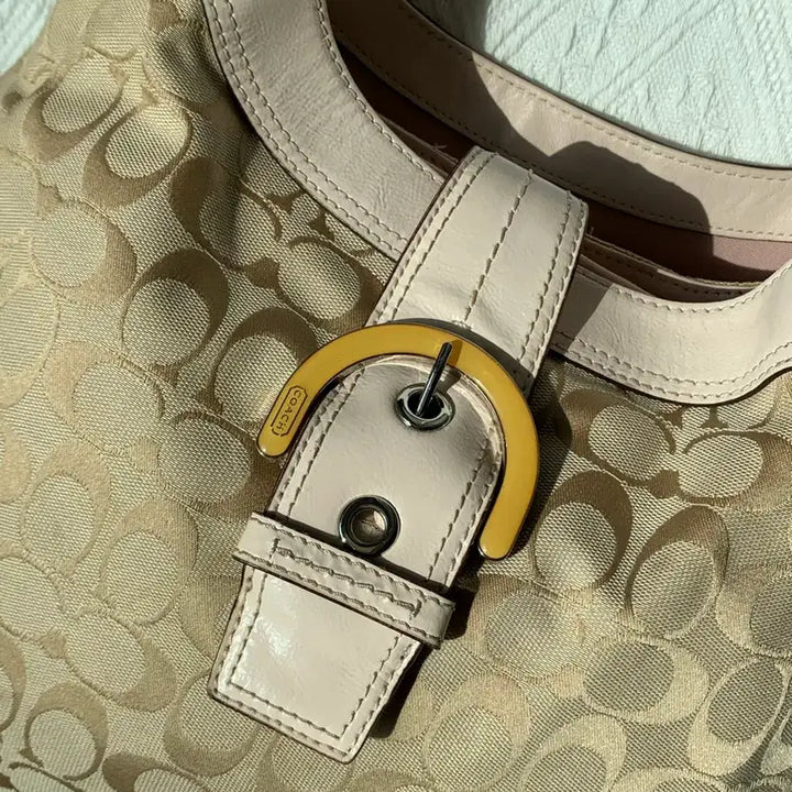 [BUNJANG] Coach Yellow Buckle Hobo Bag / 희귀 Coach 옐로우 버클 호보백