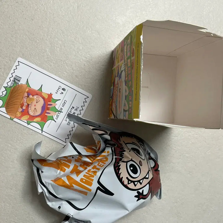 [BUNJANG] POP MART Labubu Suspicious Convenience Store Series Potato Chips Blind Box (Sealed) / [팝마트] 라부부 수상한 편의점 시리즈 1종 감자칩