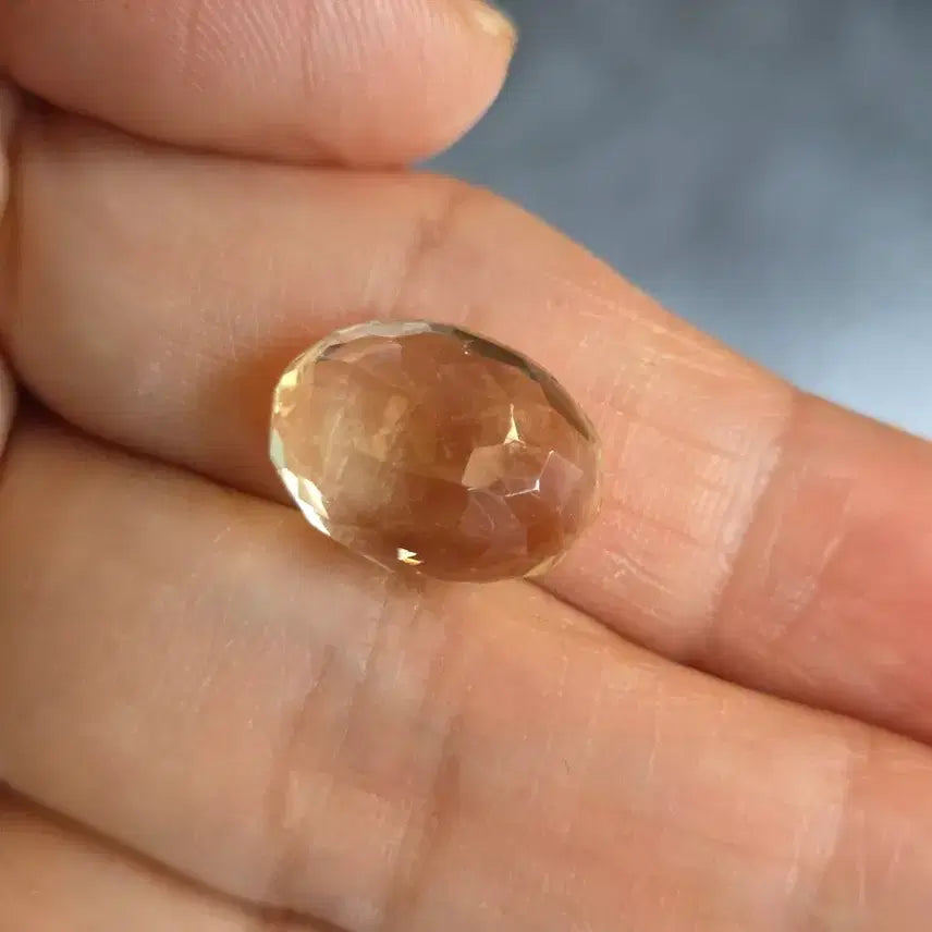 [BUNJANG] Natural Citrine 9 Carat Faceted Gemstone / 영롱한 광채의 천연 황수정(시트린) 9캐럿 패싯 컷팅 나석