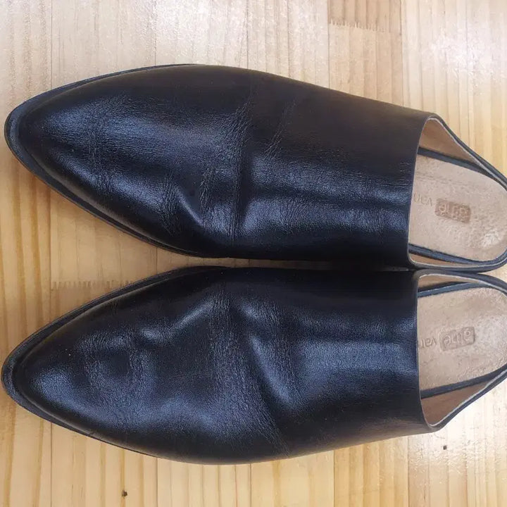 [BUNJANG] Athé Vanessa Bruno Natural Cowhide Leather Pointed Toe Mules/Bloafers (VKS07F807BK) - Black, Size 245 / [245] 아떼 바네사브루노 천연소가죽 블로퍼 (VKS07F807BK)
