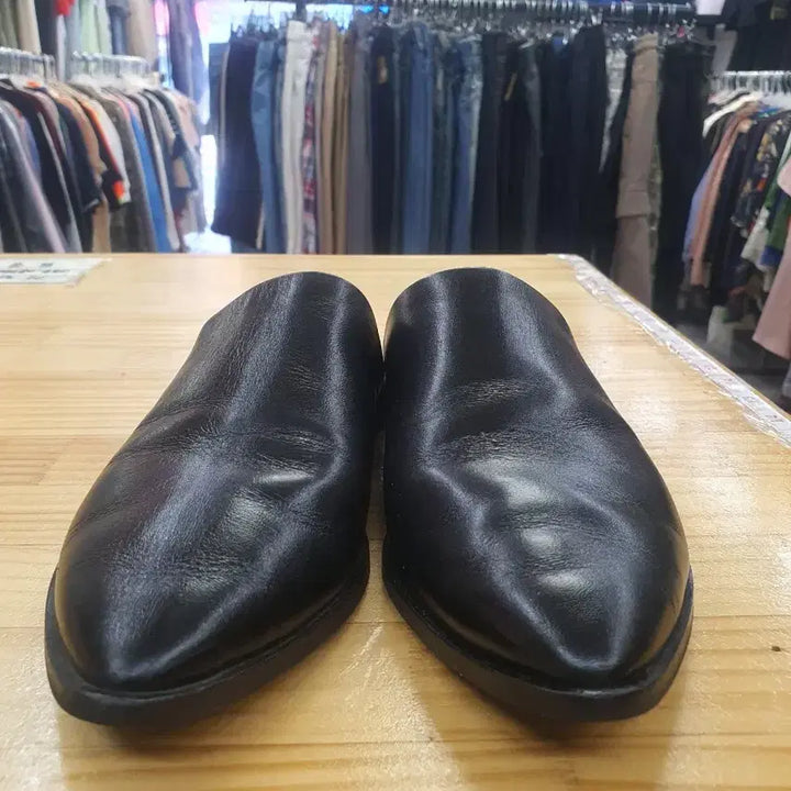 [BUNJANG] Athé Vanessa Bruno Natural Cowhide Leather Pointed Toe Mules/Bloafers (VKS07F807BK) - Black, Size 245 / [245] 아떼 바네사브루노 천연소가죽 블로퍼 (VKS07F807BK)