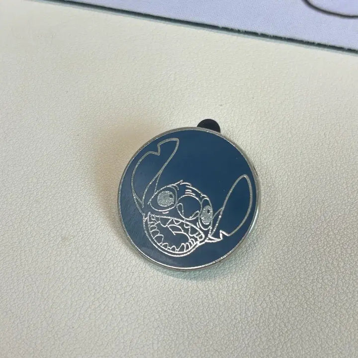 [BUNJANG] Disney Stitch Metal Badge Official / 디즈니 스티치 금속 뱃지 정품