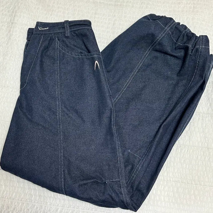 [BUNJANG] AKAM 98 Printed Knee Pin-tuck Denim Pants (Blue) / 아캄 데님팬츠