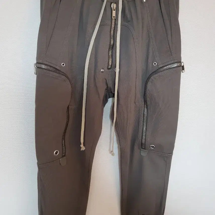 [SOLD OUT] 릭오웬스 바우하우스 지퍼 카고 조거 팬츠