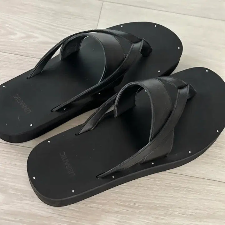 [BUNJANG] URBANIC30 Florence Flip Flop Sandals Black / 얼바닉30 플로렌스 플립플랍 샌들 블랙 230