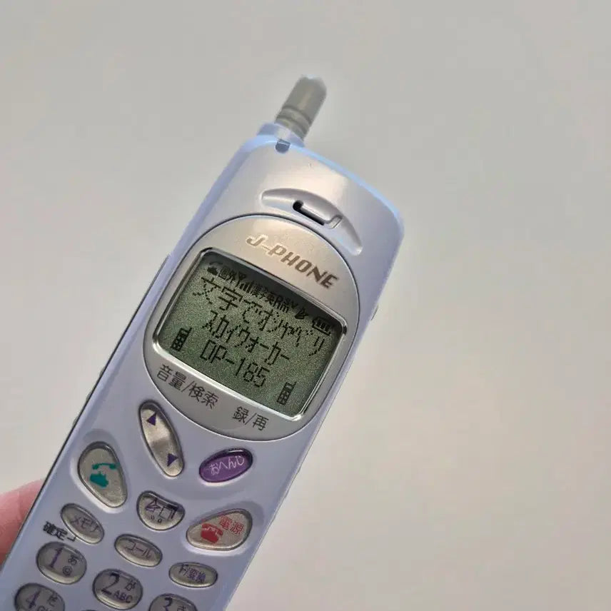 [BUNJANG] Japanese Y2K Bar-Type Mockup Phone / 일본 고전 y2k 일본 핸드폰 모형폰 바형 목업폰