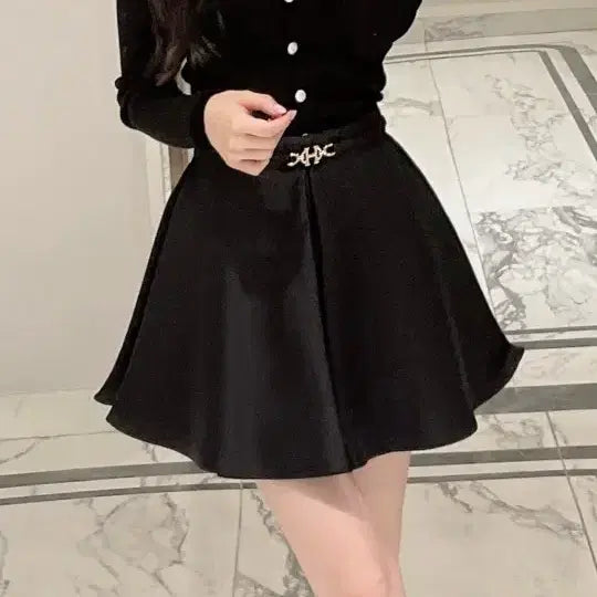 [BUNJANG] Mielly Satin Flare Skirt Black / 미엘르 새틴 플레어 스커트