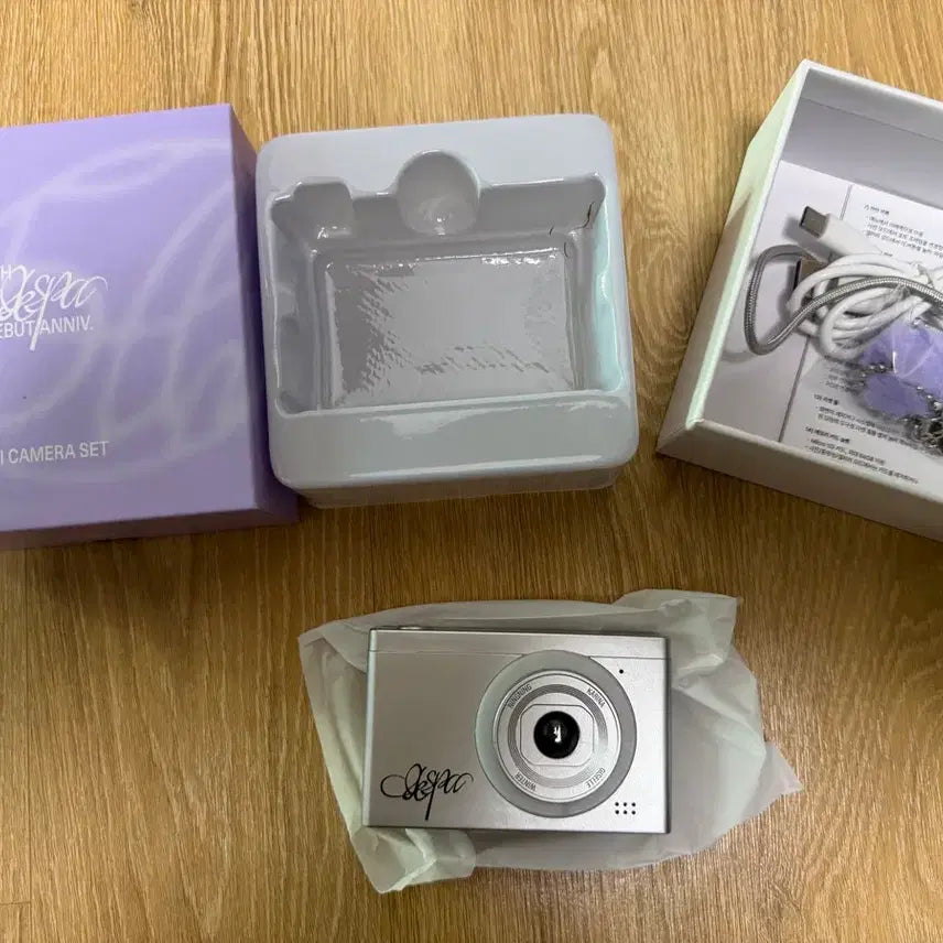 [SOLD OUT] 에스파 5주년 미니 카메라 팝니다