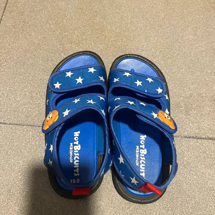 [SOLD OUT] 미키 하우스 핫비스킷 샌들 190