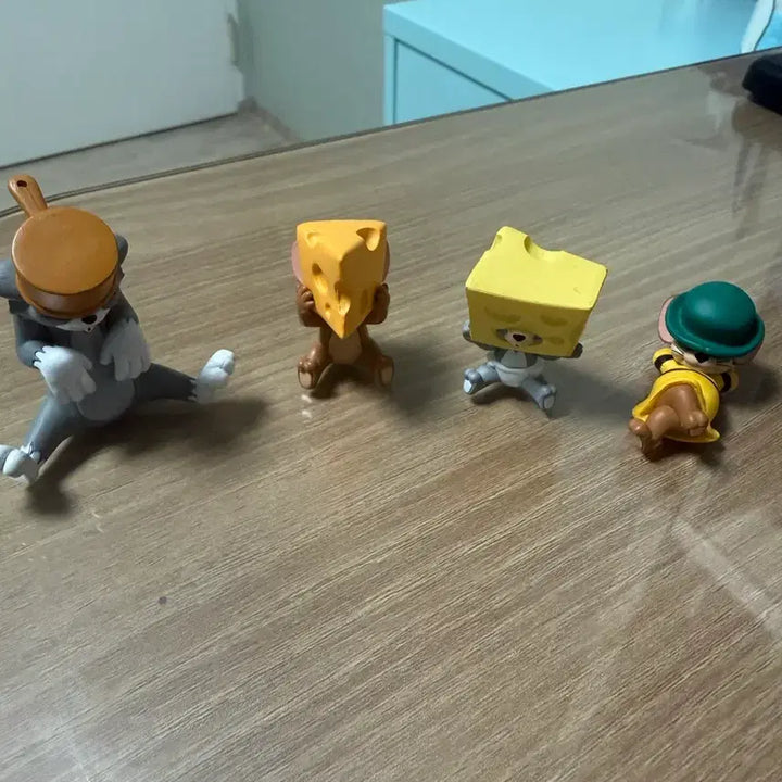 [BUNJANG] Tom and Jerry Hide and Seek Gacha Set / 톰과제리 가챠 세트로 판매합니다.