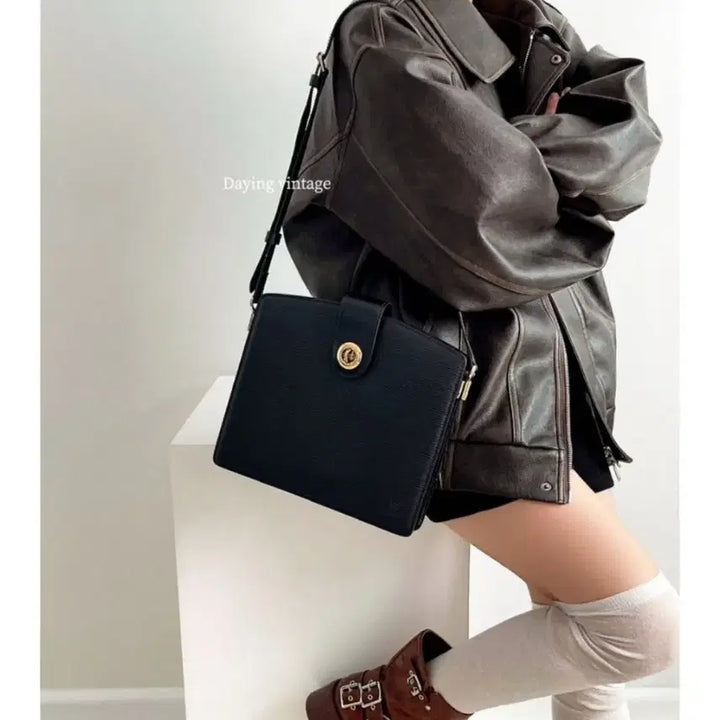 [BUNJANG] Louis Vuitton Epi Shoulder Bag / 루이비통 에삐 숄더백 사용감