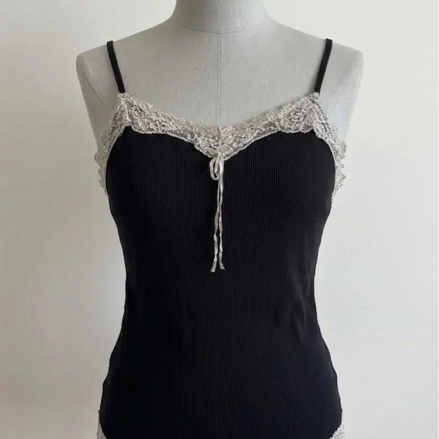 [BUNJANG] Vintage Gyaru Black Lace Ribbon Strap Tank Top / 빈티지 갸루 블랙 레이스 리본 끈 나시
