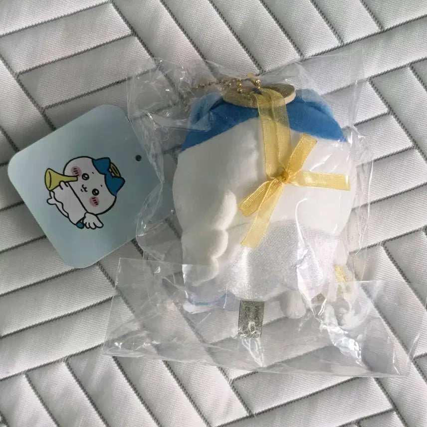 [BUNJANG] Chiikawa Angel Hachiware Mascot Keychain Plush / 치이카와 엔젤 하치와레 마스코트 키링 인형