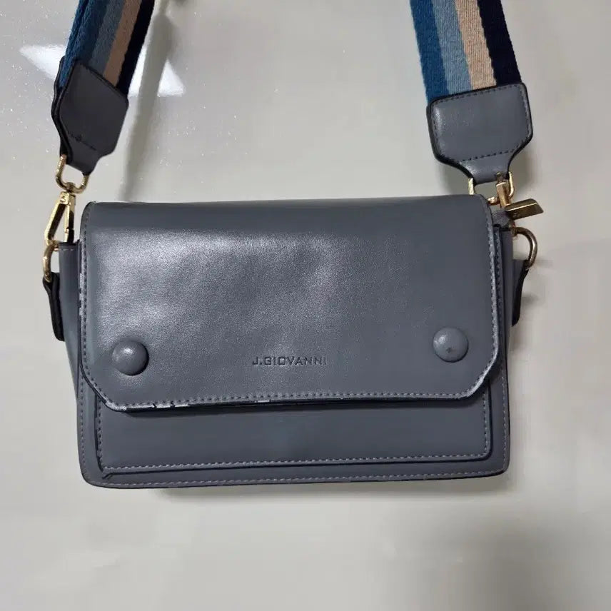 [SOLD OUT] J.ARVAAN 크로스백 블루그레이