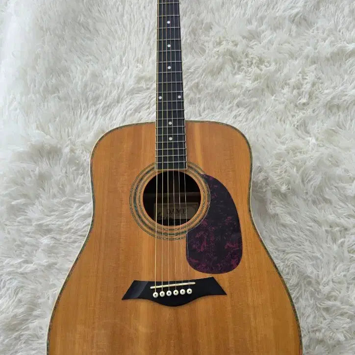 [BUNJANG] Dame Lilies 300S Acoustic Guitar (Top Back Solid) / (단종)데임 릴리즈300S 탑백솔리드 어쿠스틱 기타(통기타)