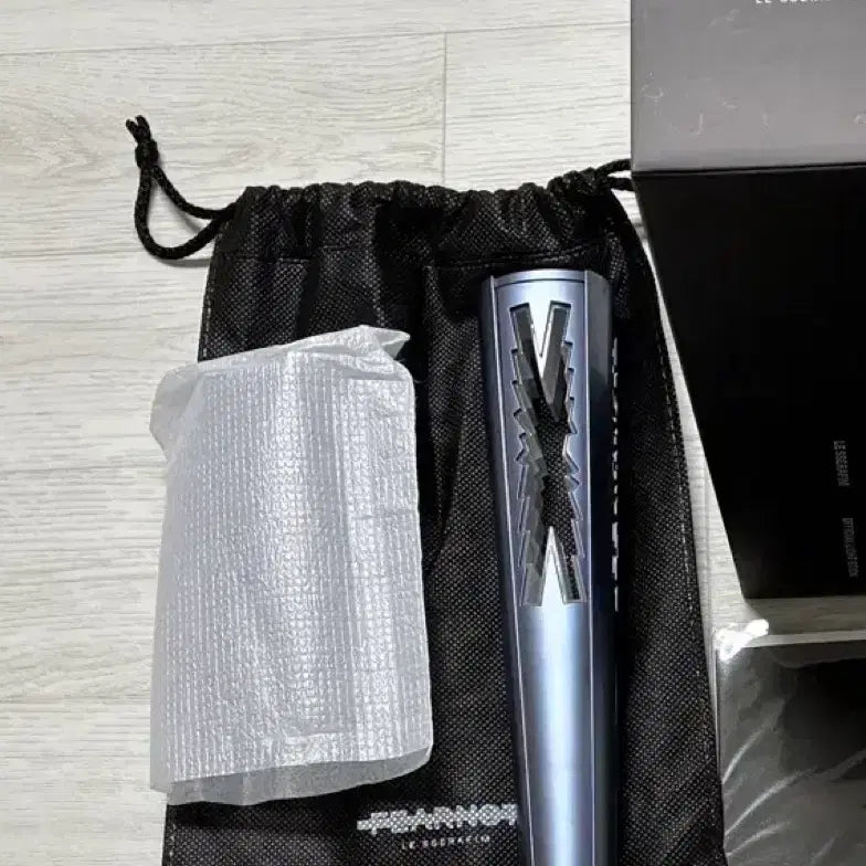 [BUNJANG] LE SSERAFIM Fandom Lightstick (PIMBONG) + Popup Photocard / 르세라핌 응원봉 (핌봉)