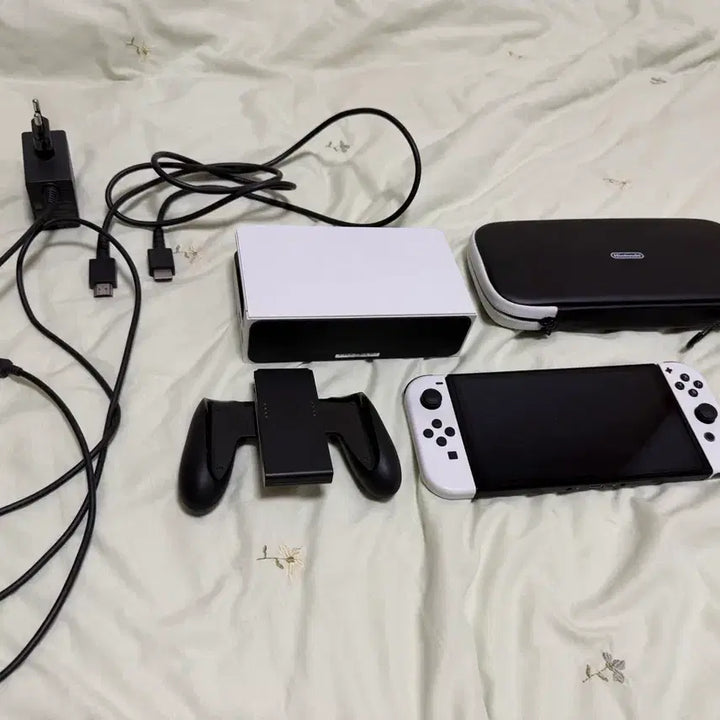 [BUNJANG] Nintendo Switch OLED White / 닌텐도 스위치 OLED 화이트